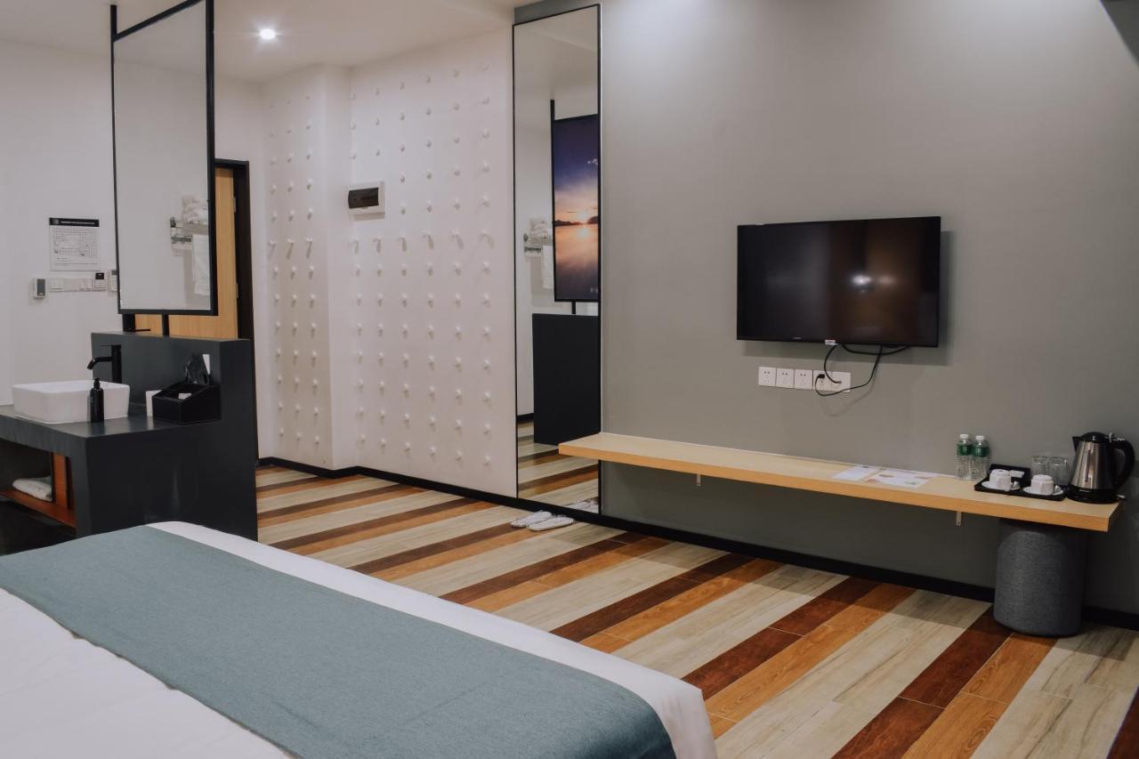 Fan'S Hotel Baybay Екстер'єр фото