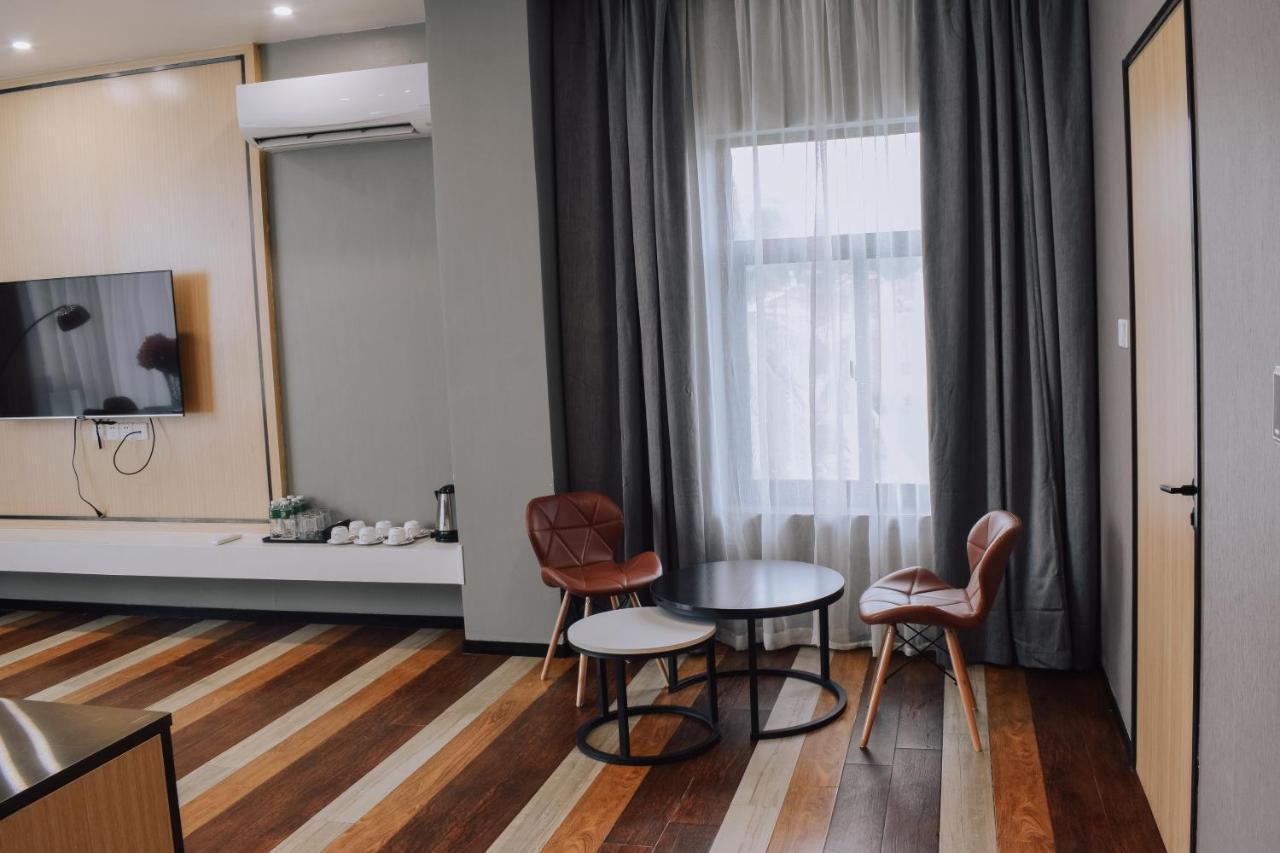 Fan'S Hotel Baybay Екстер'єр фото